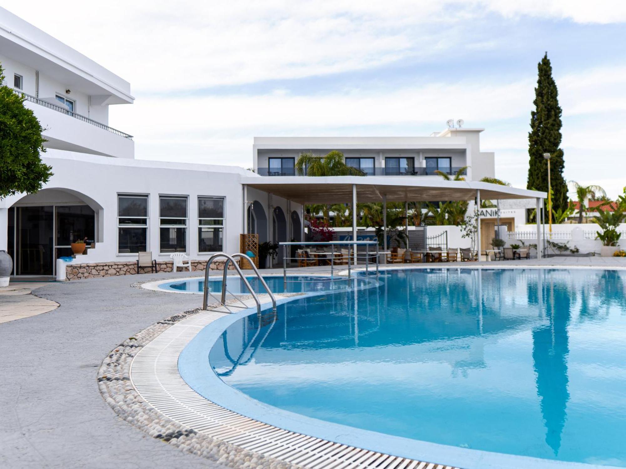 Manos Pension Faliraki Exterior photo